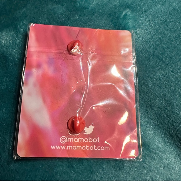 Brand New MAMOBOT Pauline Mario Enamel Pin  (SOLD OUT!) - Picture 3 of 4